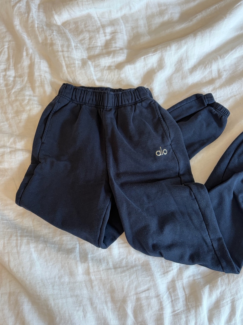 ALO Yoga - Accolade Sweatpants - Navy - Women’s Size XXS !! 💙
